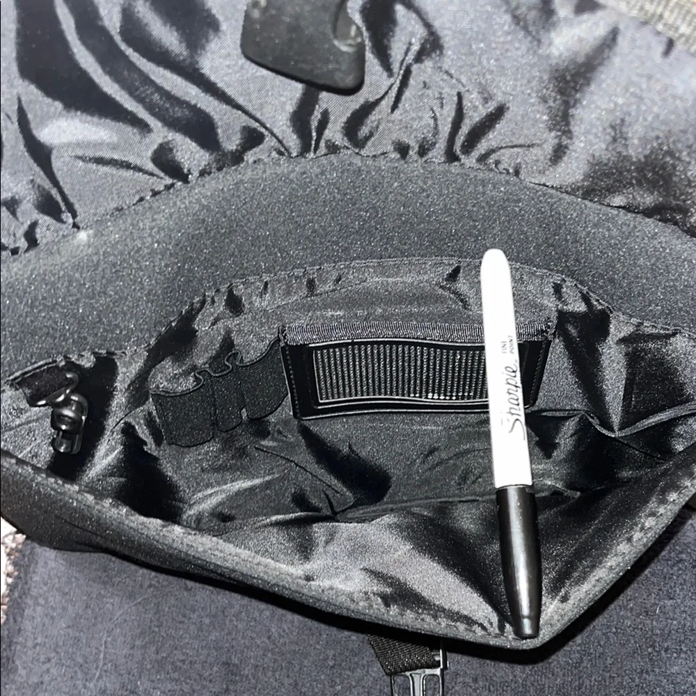 Targus Black and Yellow Laptop Bag with Durable Design - Picture 3 of 7